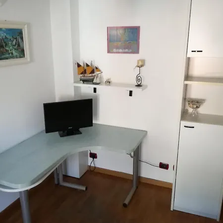 Vicino A Impianti Sportivi *